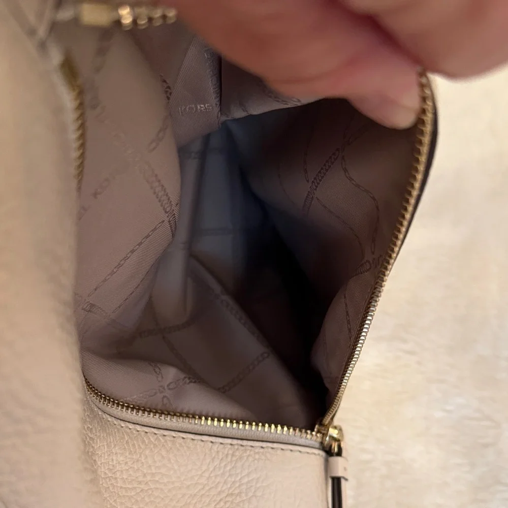 Michael Kors Brooklyn Cream Hobo Bag with Gold Accents w/Flaw*